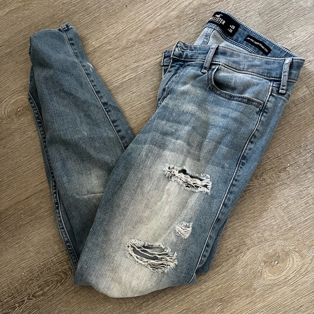 Hollister Low rise super skinny size 7